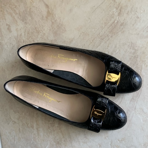 Ferragamo Vara Black 9.5 C - Picture 2 of 7
